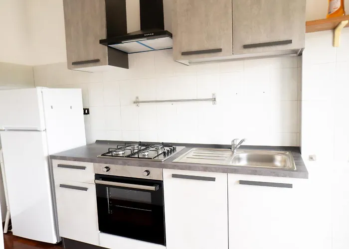 Ermete Eur House * Roma